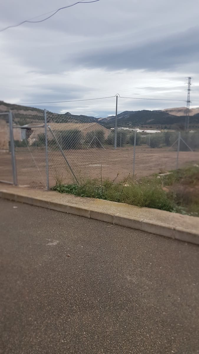 Grunde uden byggetilladelser til salg i Pinoso - € 100.000 (Ref: 7330739)