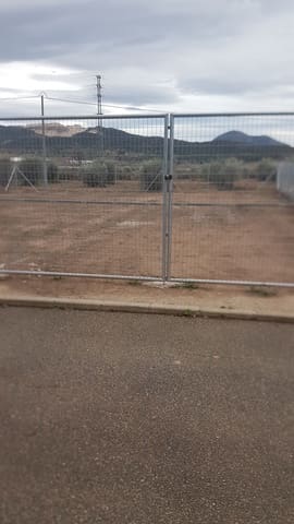 Grunde uden byggetilladelser til salg i Pinoso - € 100.000 (Ref: 7330739)