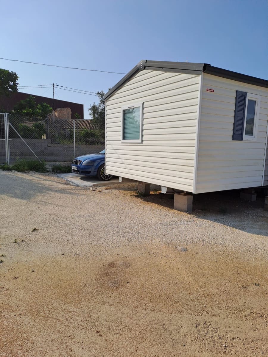 Grunde uden byggetilladelser til salg i Pinoso - € 100.000 (Ref: 7330739)