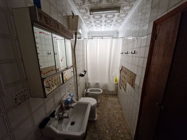 7 bedroom Townhouse for sale in Pinoso with pool - € 160,000 (Ref: 7397432)