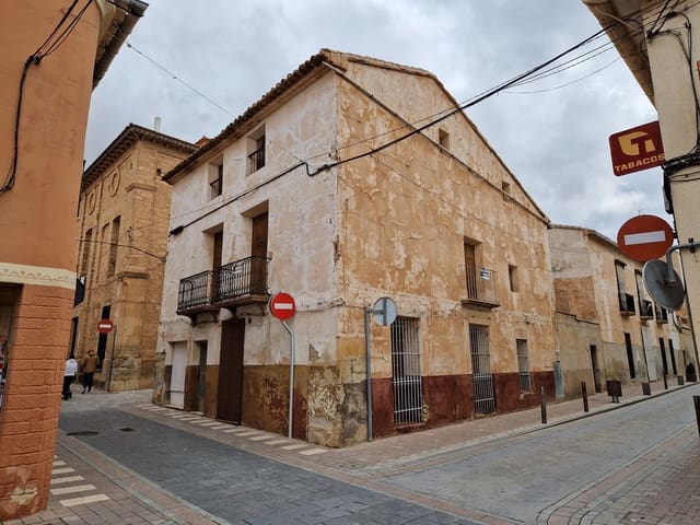 7 bedroom Townhouse for sale in Pinoso with pool - € 160,000 (Ref: 7397432)