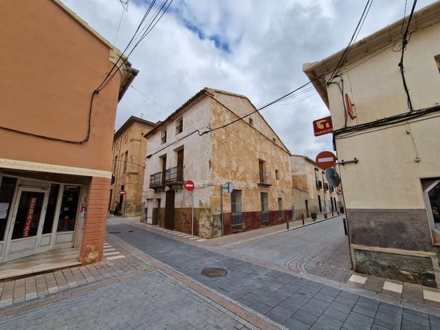 7 bedroom Townhouse for sale in Pinoso with pool - € 160,000 (Ref: 7397432)