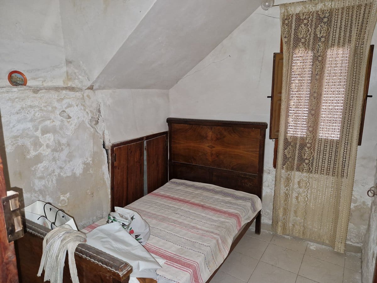 7 bedroom Townhouse for sale in Pinoso with pool - € 160,000 (Ref: 7397432)