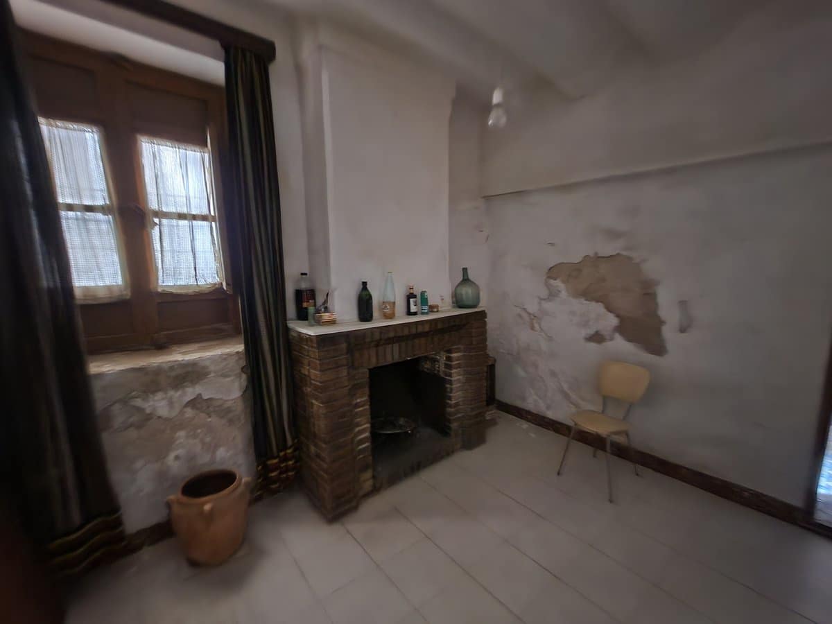 7 bedroom Townhouse for sale in Pinoso with pool - € 160,000 (Ref: 7397432)