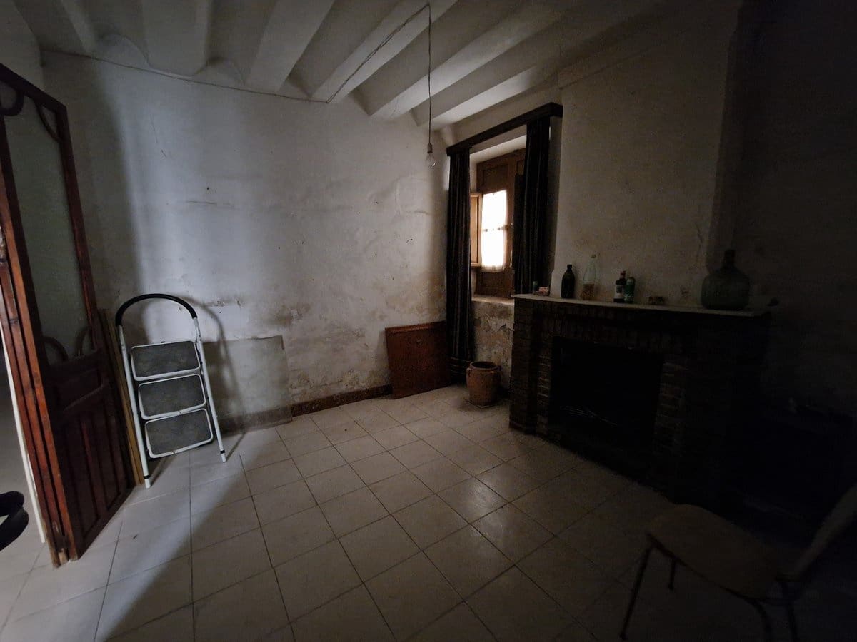 7 bedroom Townhouse for sale in Pinoso with pool - € 160,000 (Ref: 7397432)