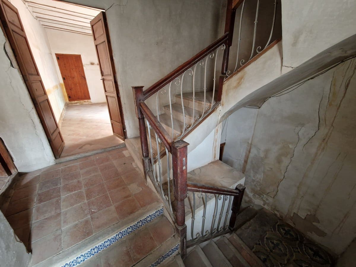 7 bedroom Townhouse for sale in Pinoso with pool - € 160,000 (Ref: 7397432)