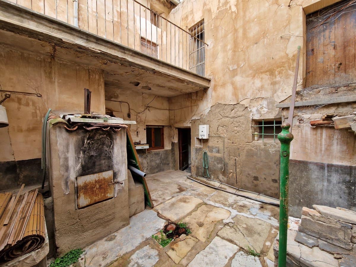 7 bedroom Townhouse for sale in Pinoso with pool - € 160,000 (Ref: 7397432)