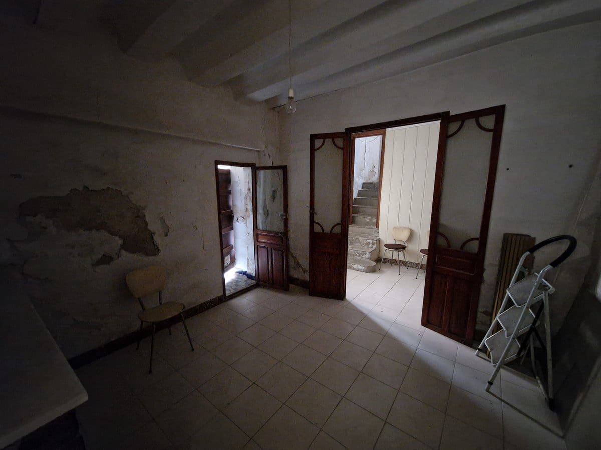 7 bedroom Townhouse for sale in Pinoso with pool - € 160,000 (Ref: 7397432)