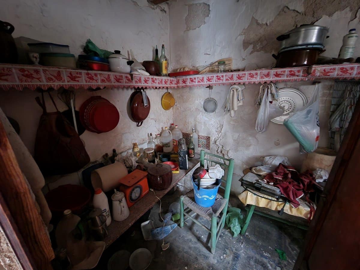 7 bedroom Townhouse for sale in Pinoso with pool - € 160,000 (Ref: 7397432)