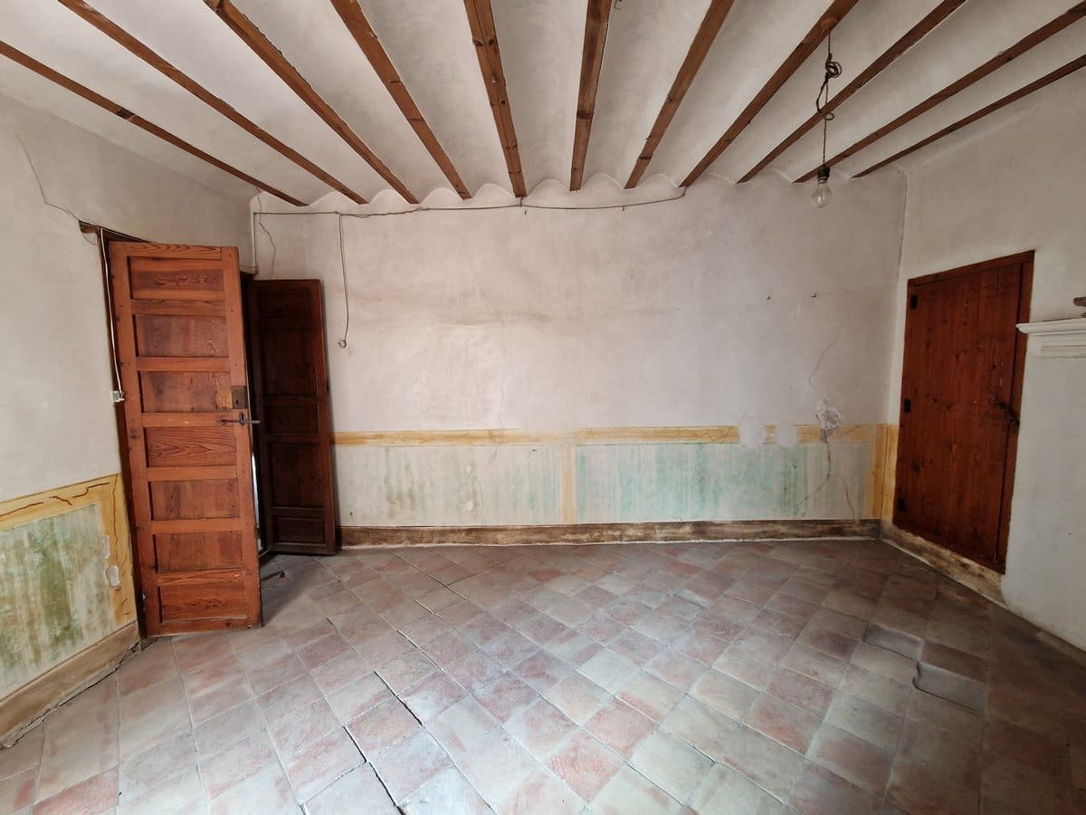 7 bedroom Townhouse for sale in Pinoso with pool - € 160,000 (Ref: 7397432)