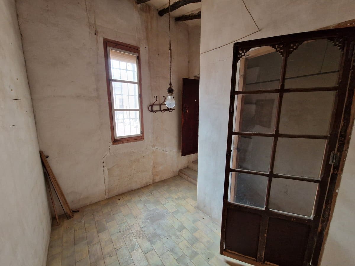 7 bedroom Townhouse for sale in Pinoso with pool - € 160,000 (Ref: 7397432)