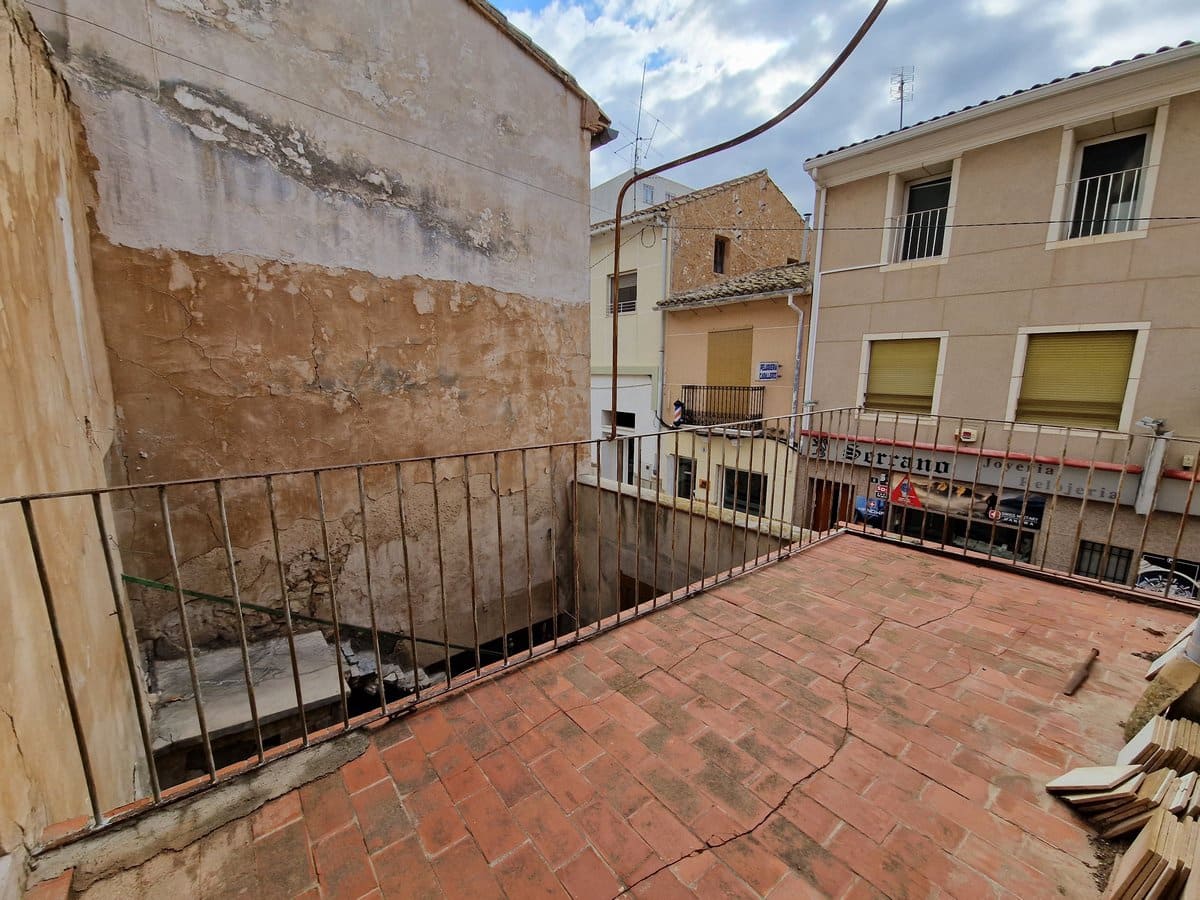 7 bedroom Townhouse for sale in Pinoso with pool - € 160,000 (Ref: 7397432)