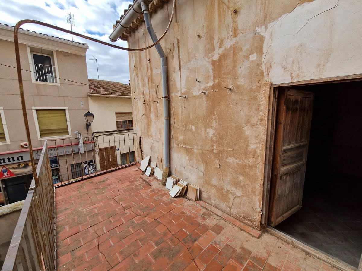 7 bedroom Townhouse for sale in Pinoso with pool - € 160,000 (Ref: 7397432)