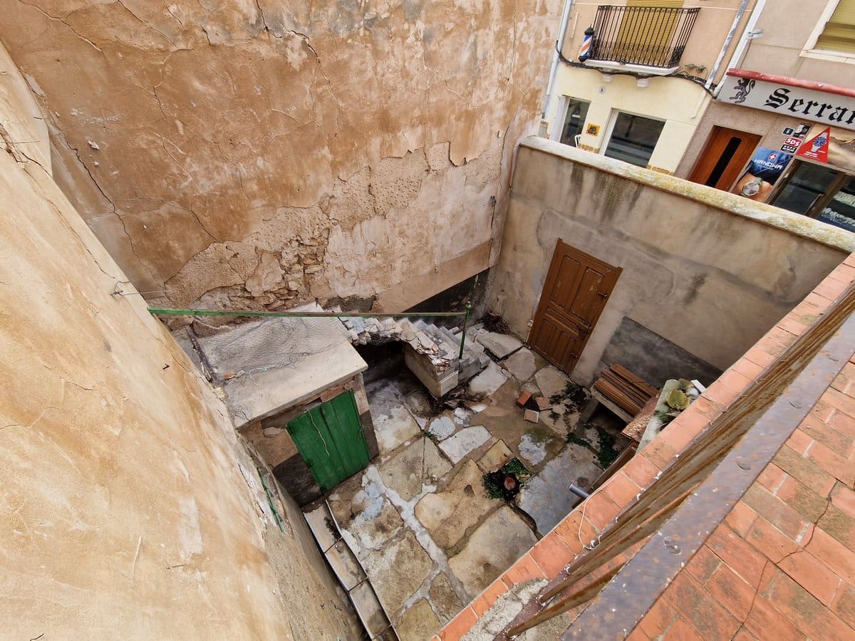 7 bedroom Townhouse for sale in Pinoso with pool - € 160,000 (Ref: 7397432)