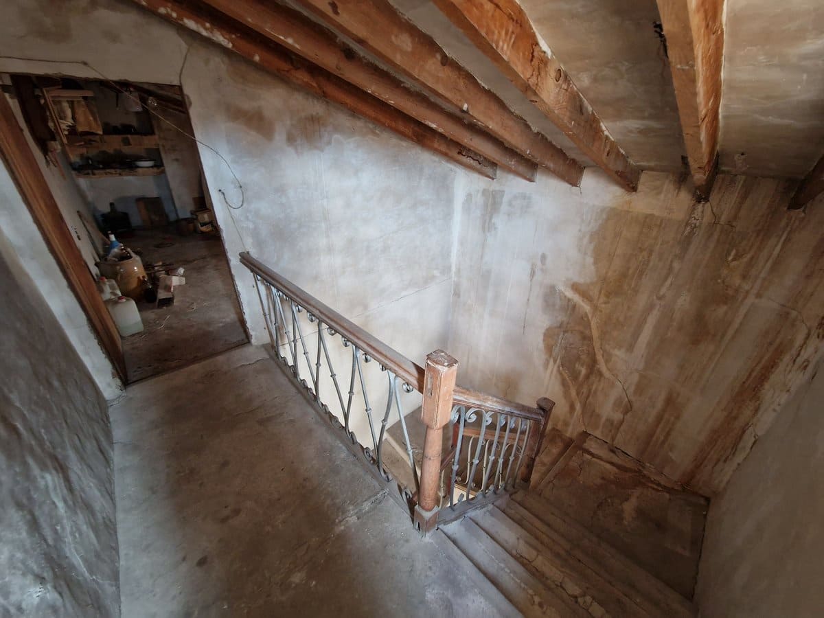 7 bedroom Townhouse for sale in Pinoso with pool - € 160,000 (Ref: 7397432)