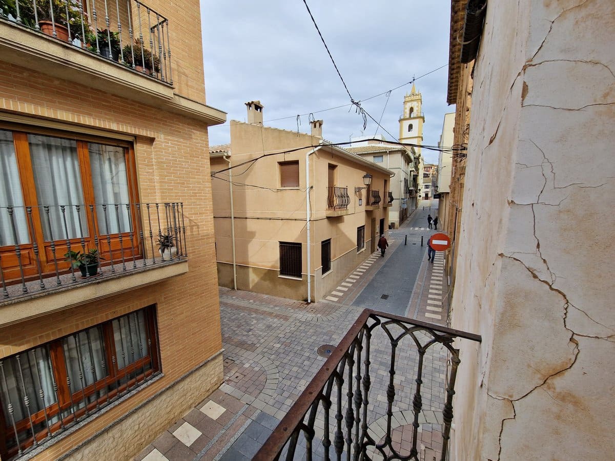 7 bedroom Townhouse for sale in Pinoso with pool - € 160,000 (Ref: 7397432)