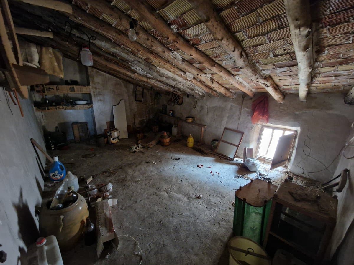 7 bedroom Townhouse for sale in Pinoso with pool - € 160,000 (Ref: 7397432)