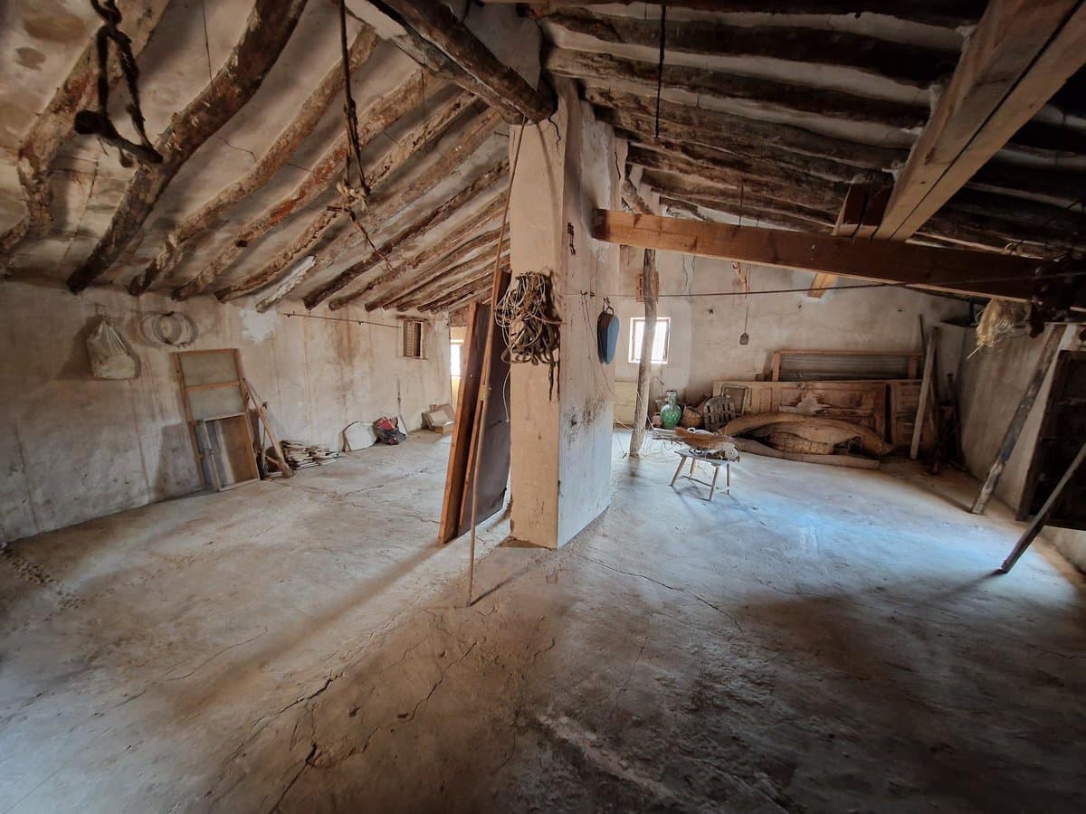 7 bedroom Townhouse for sale in Pinoso with pool - € 160,000 (Ref: 7397432)