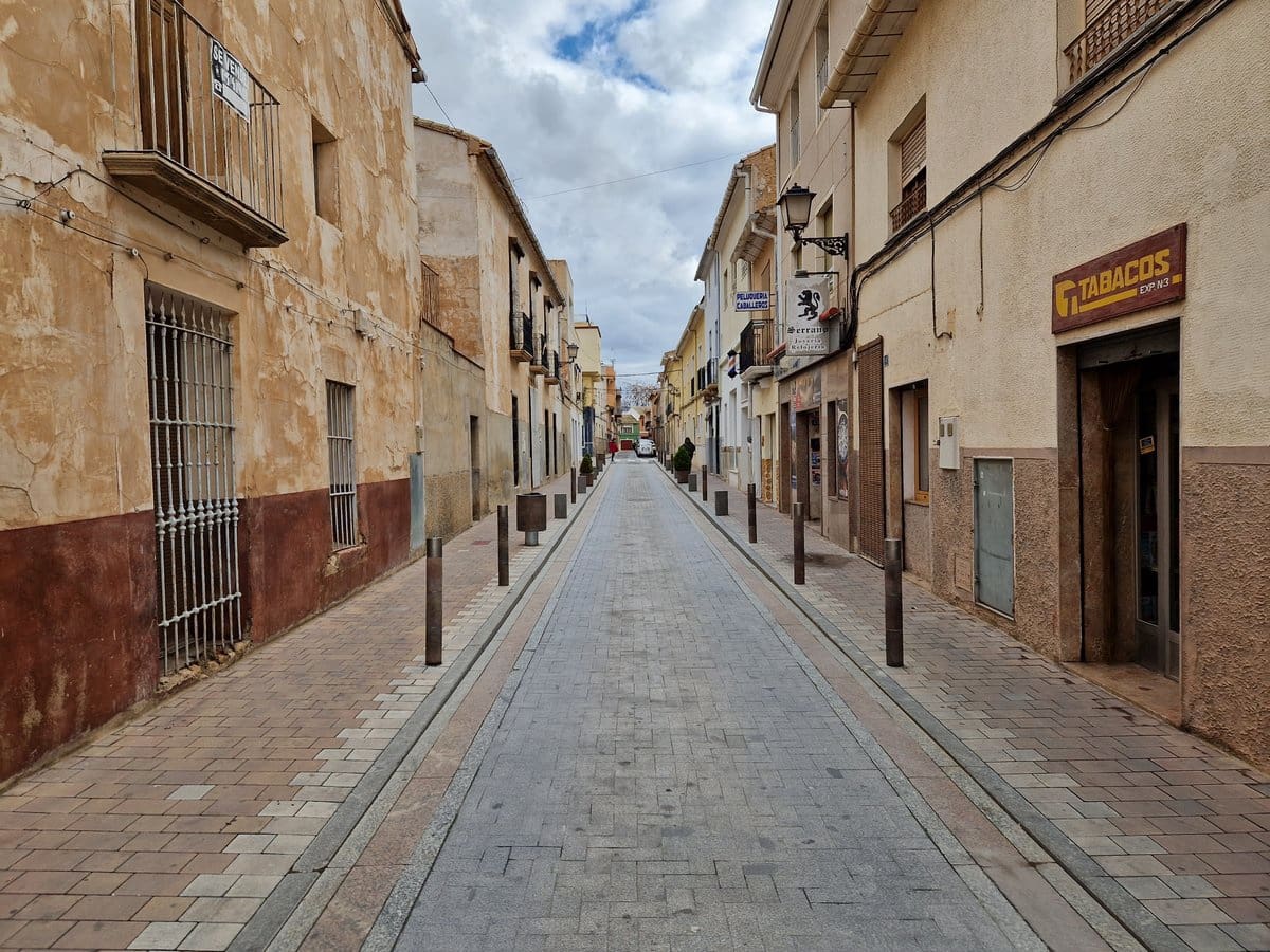 7 bedroom Townhouse for sale in Pinoso with pool - € 160,000 (Ref: 7397432)