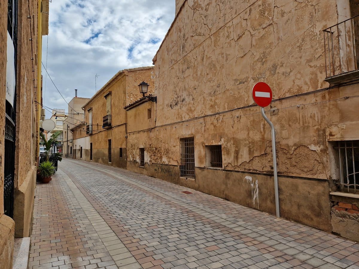 7 bedroom Townhouse for sale in Pinoso with pool - € 160,000 (Ref: 7397432)