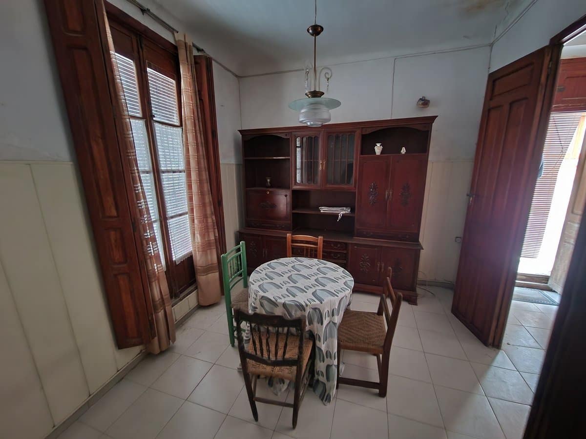 7 bedroom Townhouse for sale in Pinoso with pool - € 160,000 (Ref: 7397432)