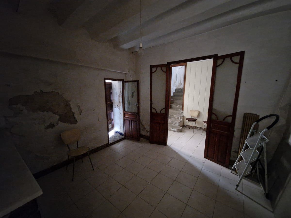 7 bedroom Townhouse for sale in Pinoso with pool - € 160,000 (Ref: 7397432)