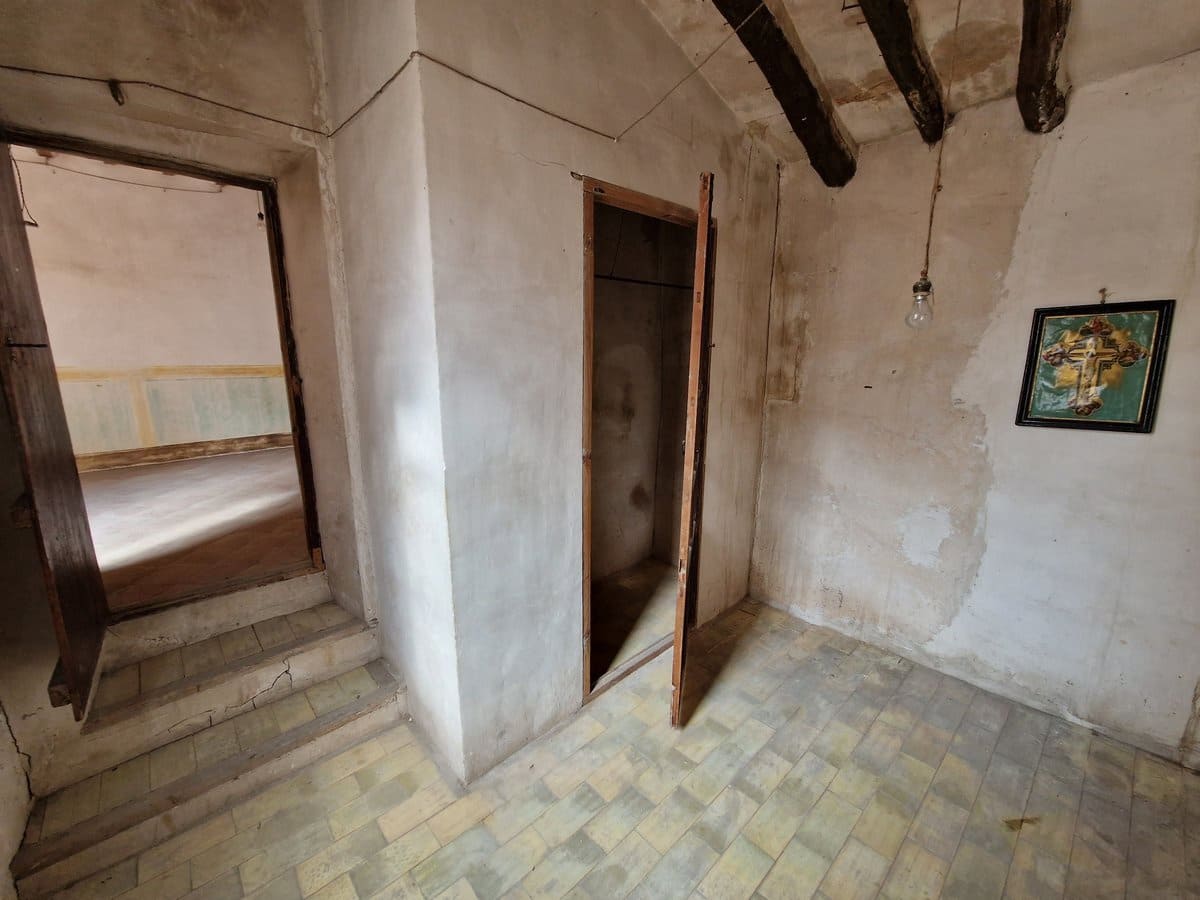 7 bedroom Townhouse for sale in Pinoso with pool - € 160,000 (Ref: 7397432)