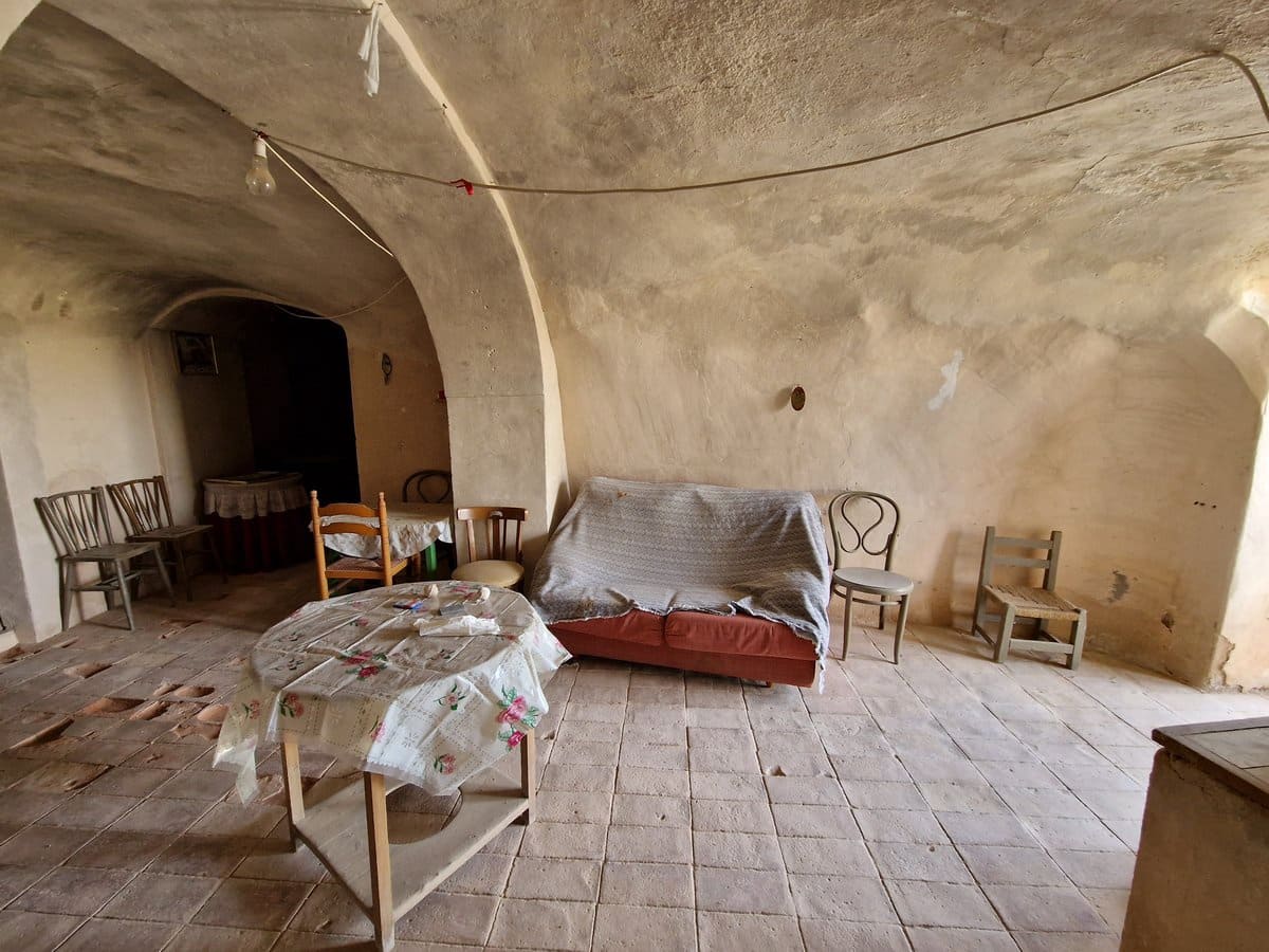 3 soveværelse Hulehus til salg i Raspay med swimmingpool - € 75.000 (Ref: 7418951)