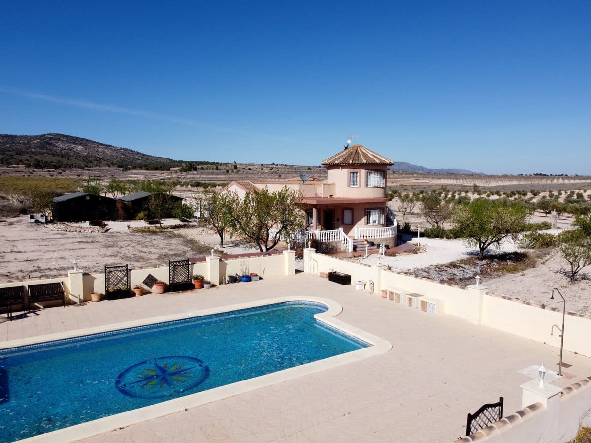4 bedroom Villa for sale in Pinoso with pool - € 400,000 (Ref: 7460721)