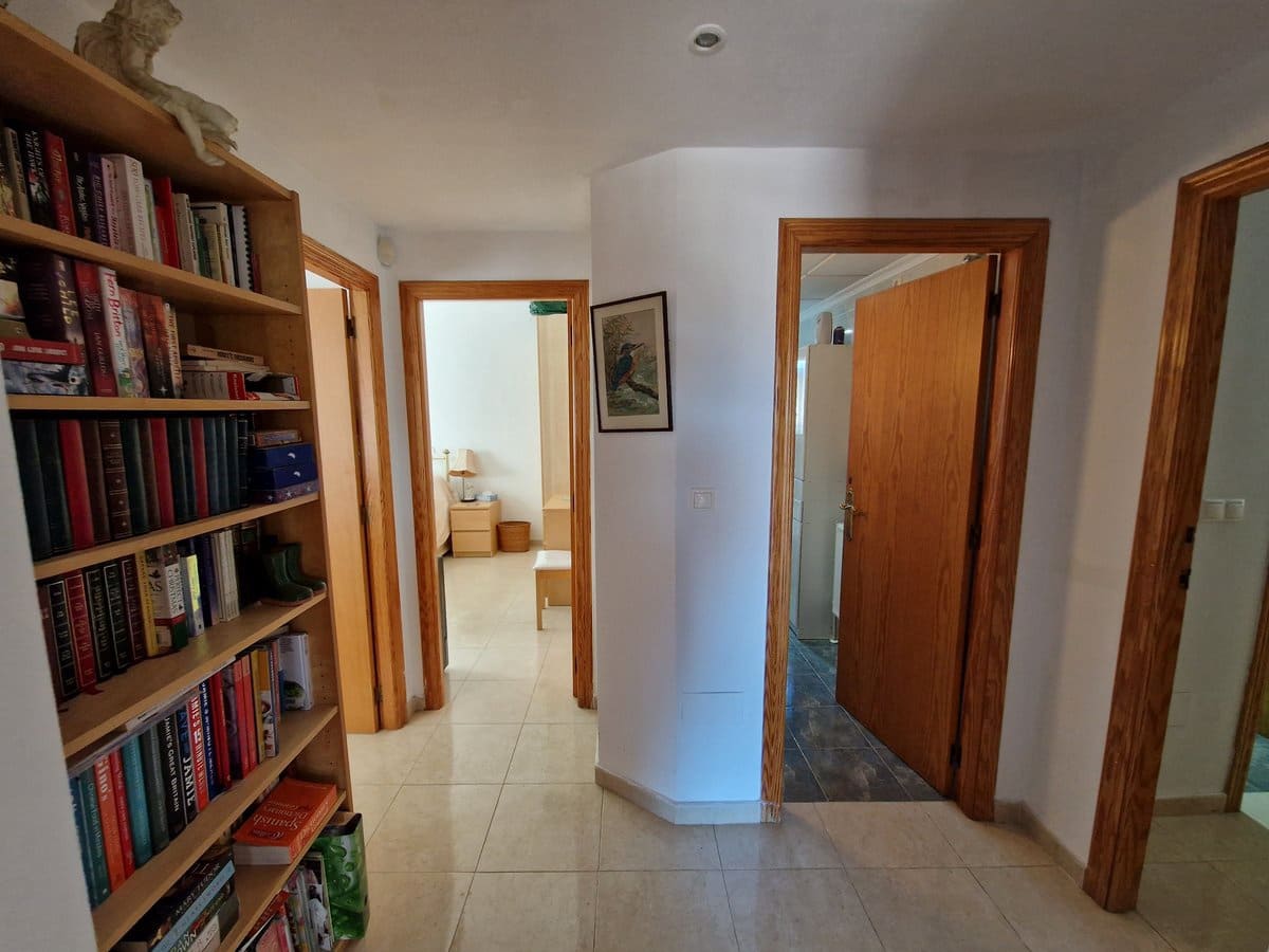 4 bedroom Villa for sale in Pinoso with pool - € 400,000 (Ref: 7460721)