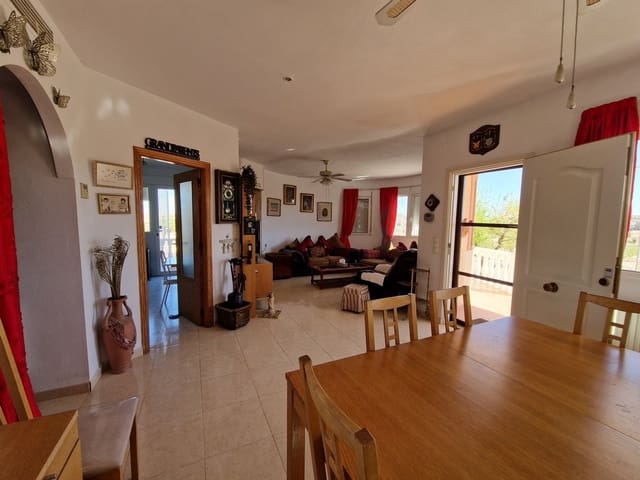 4 bedroom Villa for sale in Pinoso with pool - € 400,000 (Ref: 7460721)