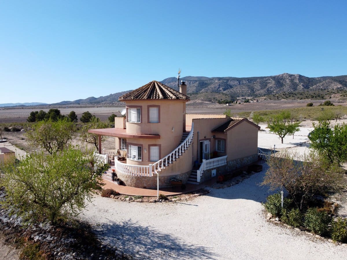 4 bedroom Villa for sale in Pinoso with pool - € 400,000 (Ref: 7460721)