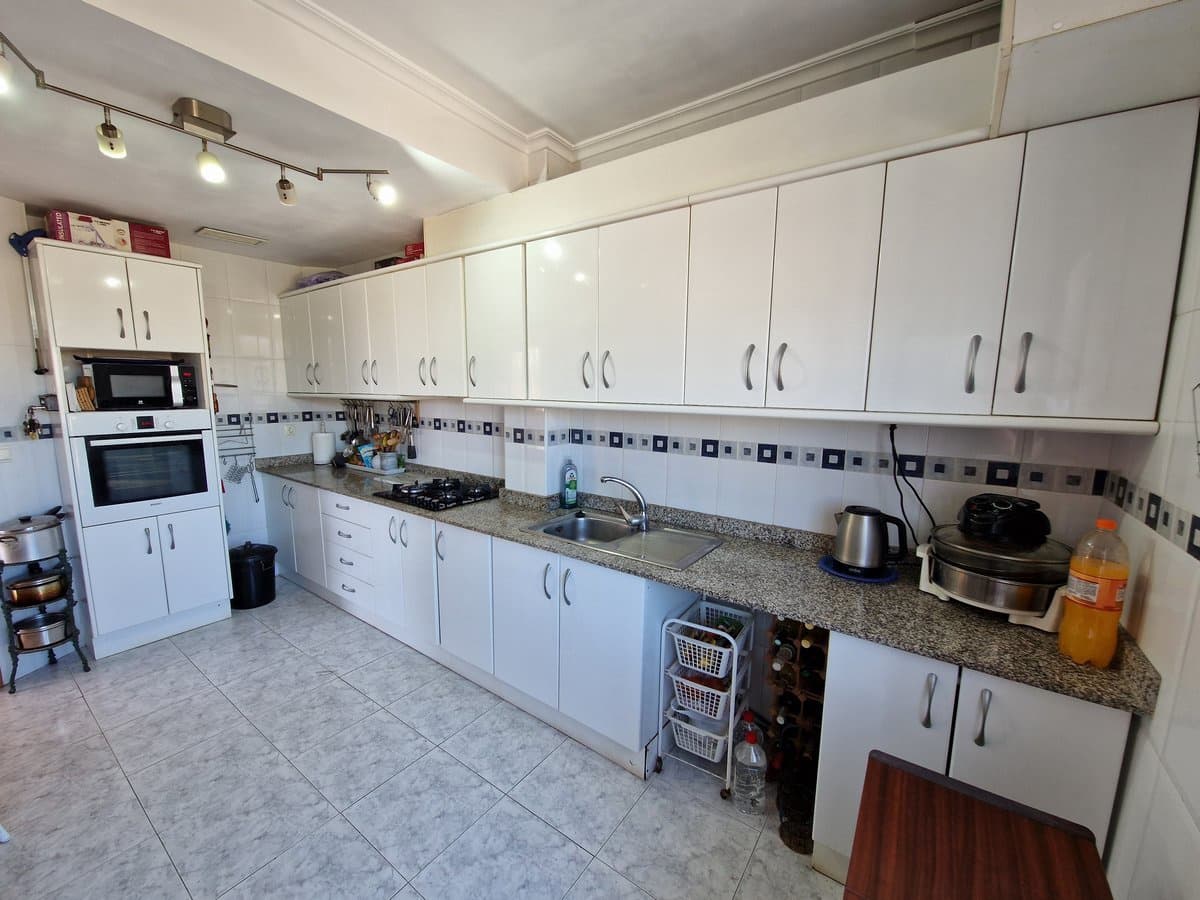 4 bedroom Villa for sale in Pinoso with pool - € 400,000 (Ref: 7460721)