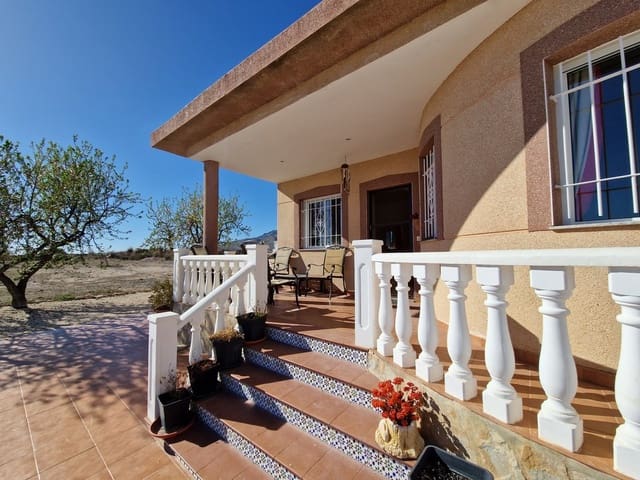 4 Zimmer Villa zu verkaufen in Pinoso mit Pool - 400.000 € (Ref: 7460721)