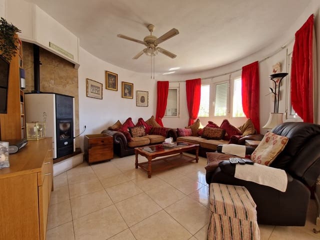 4 Zimmer Villa zu verkaufen in Pinoso mit Pool - 400.000 € (Ref: 7460721)