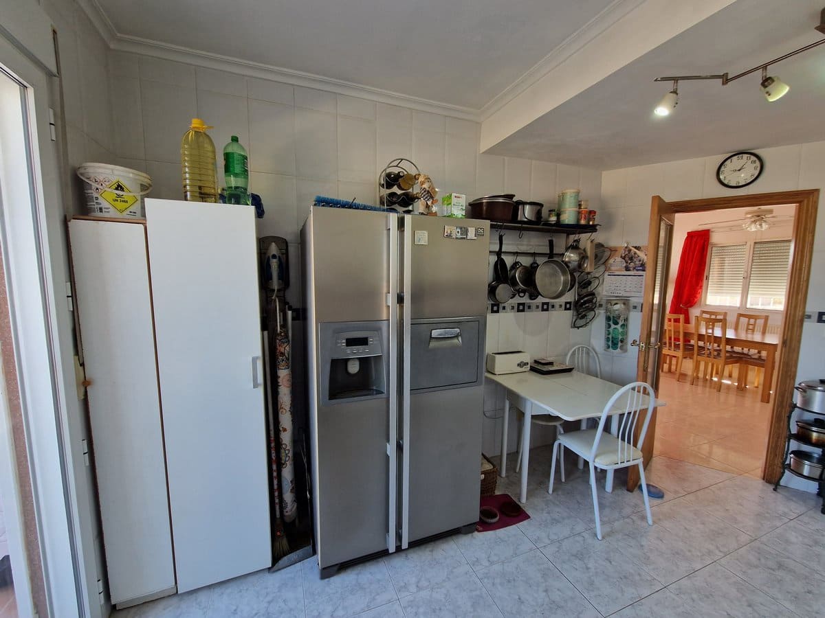 4 bedroom Villa for sale in Pinoso with pool - € 400,000 (Ref: 7460721)