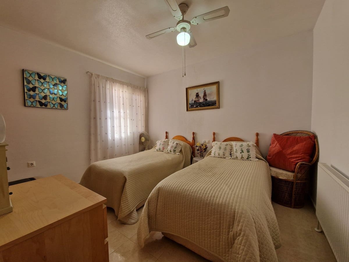4 bedroom Villa for sale in Pinoso with pool - € 400,000 (Ref: 7460721)