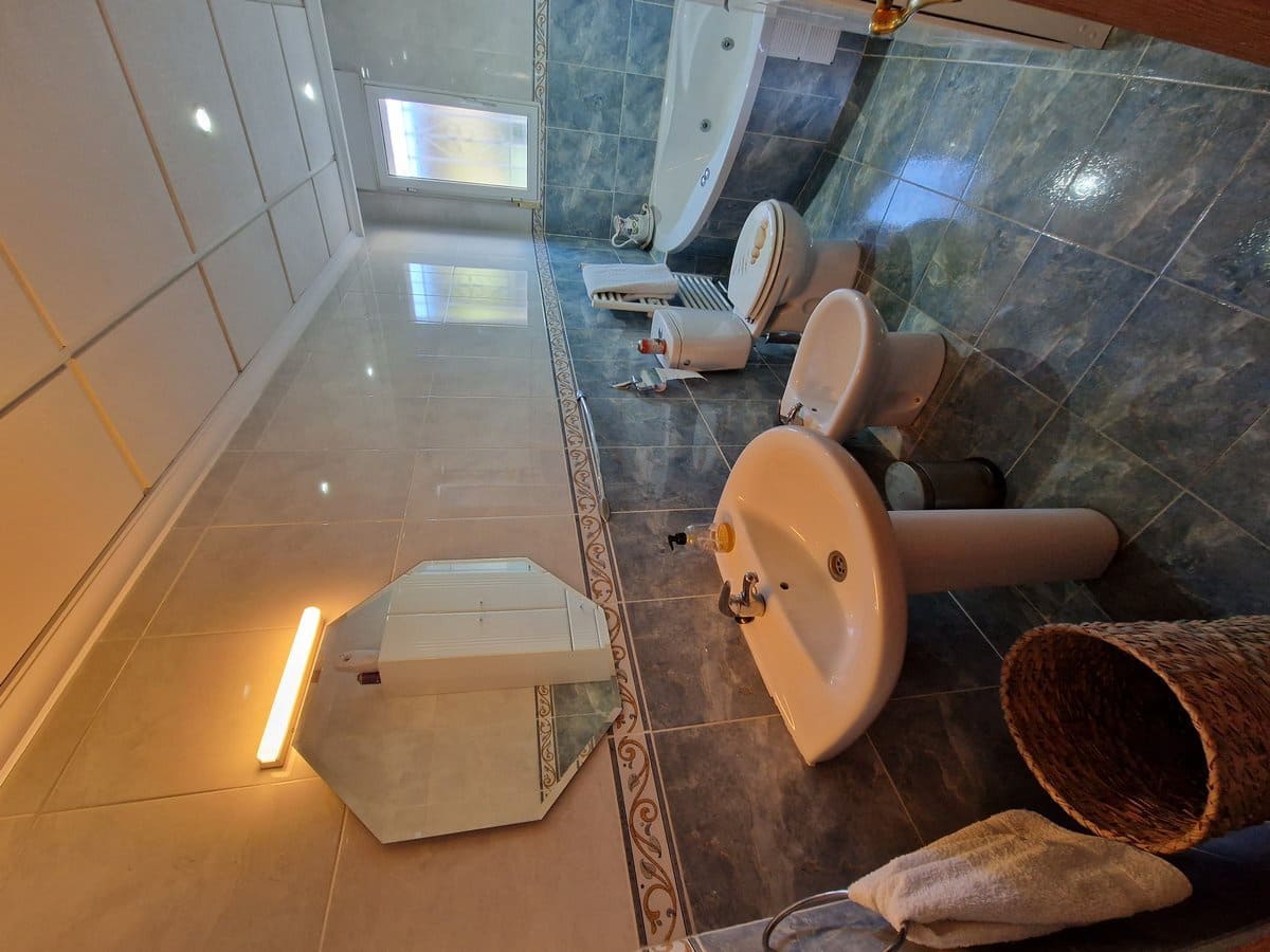 4 bedroom Villa for sale in Pinoso with pool - € 400,000 (Ref: 7460721)