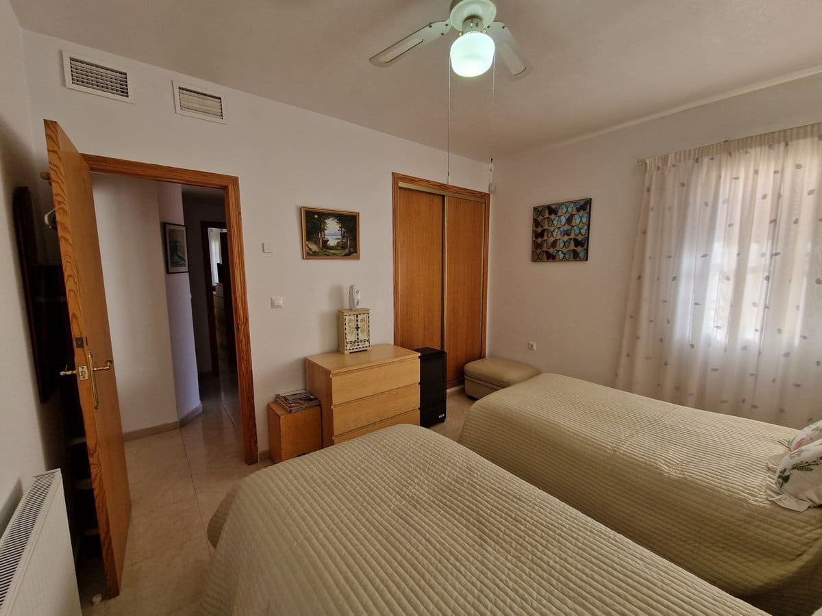 4 bedroom Villa for sale in Pinoso with pool - € 400,000 (Ref: 7460721)