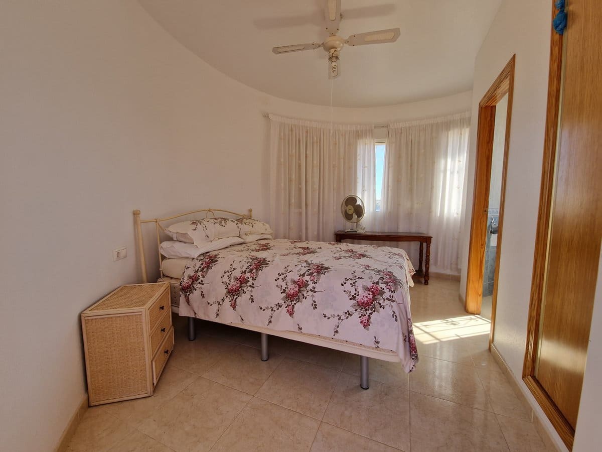 4 bedroom Villa for sale in Pinoso with pool - € 400,000 (Ref: 7460721)