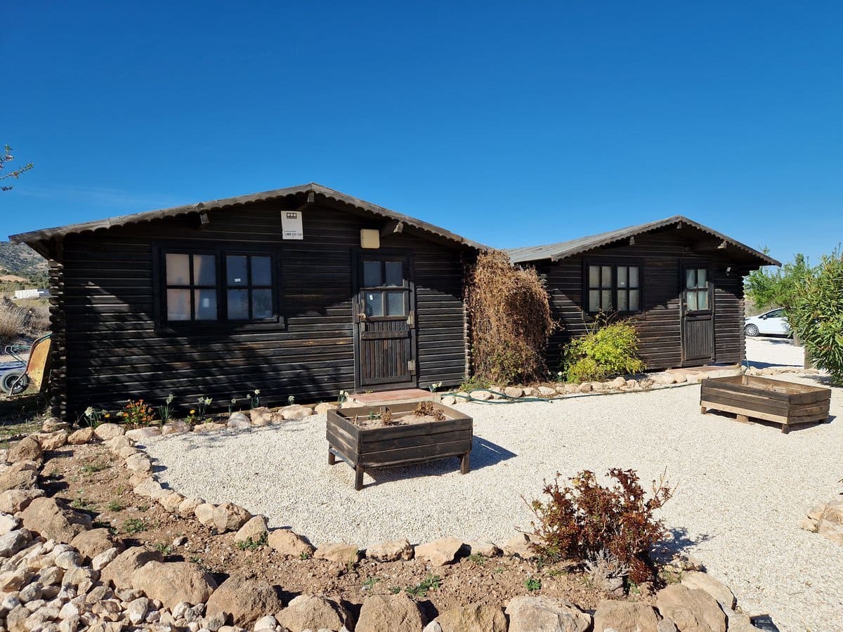 4 bedroom Villa for sale in Pinoso with pool - € 400,000 (Ref: 7460721)