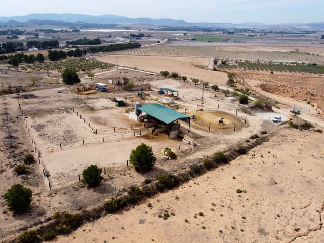 Mark till salu i Villena - 89 995 € (Ref: 7476795)