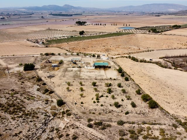 Mark till salu i Villena - 89 995 € (Ref: 7476795)