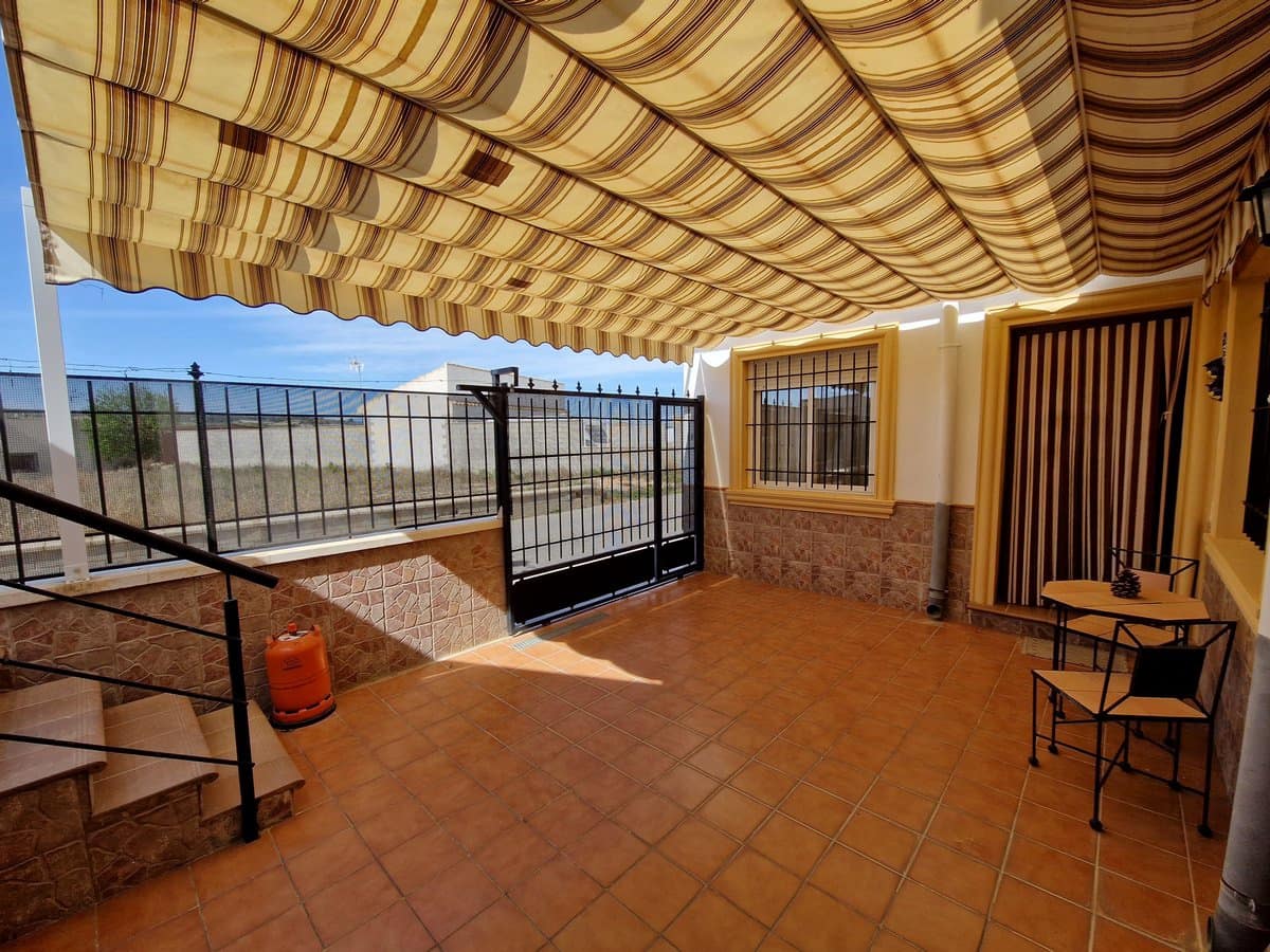 2 chambre Finca/Maison de Campagne à vendre à Ubeda avec piscine - 159 995 € (Ref: 7493650)