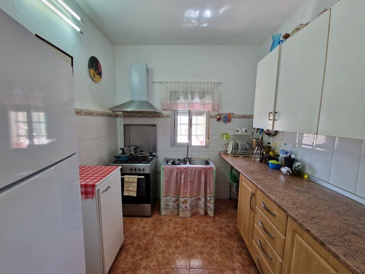 9 slaapkamer Finca/Landhuis te koop in El Canton met zwembad - € 229.995 (Ref: 7493651)