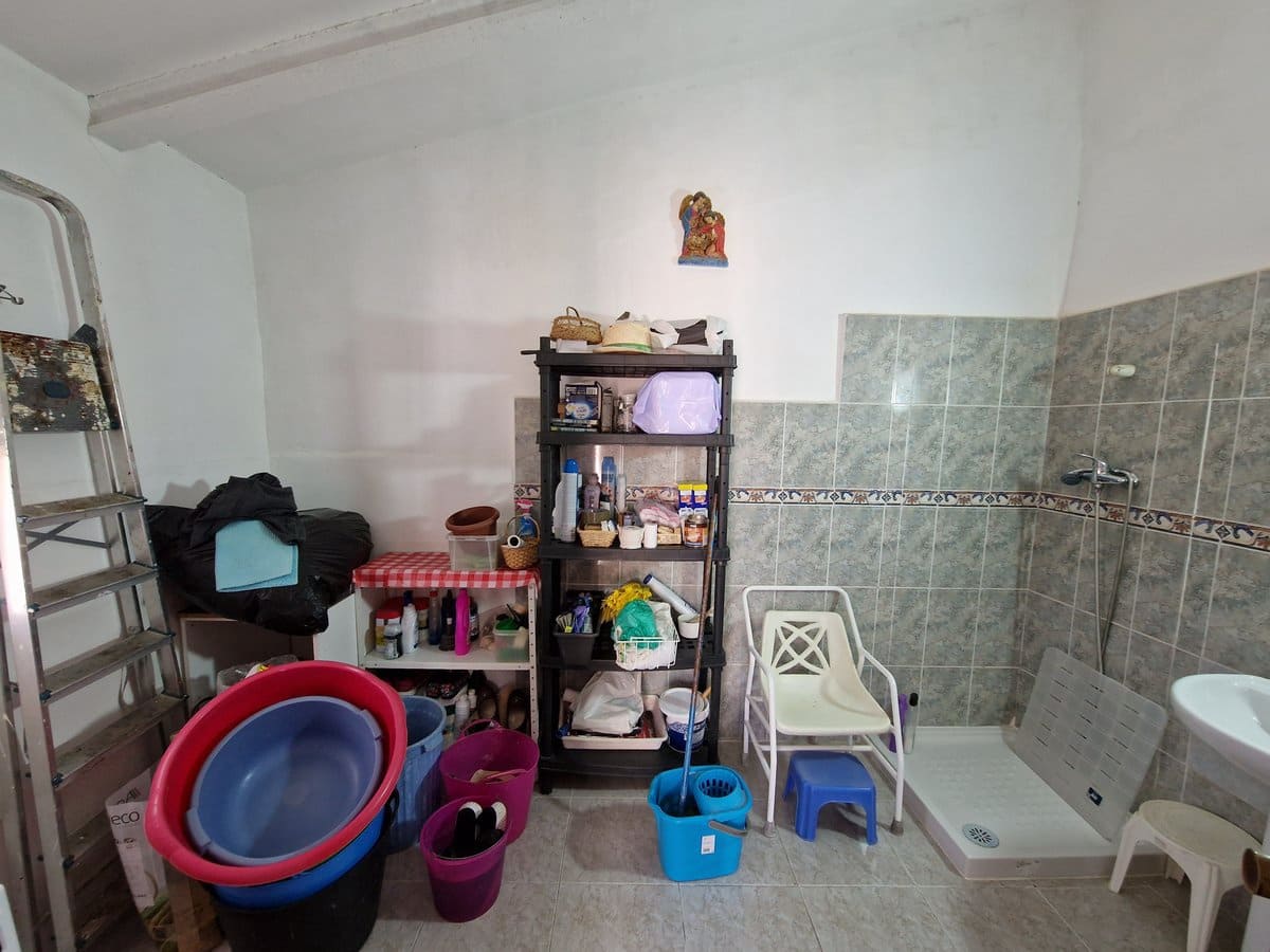 9 slaapkamer Finca/Landhuis te koop in El Canton met zwembad - € 229.995 (Ref: 7493651)