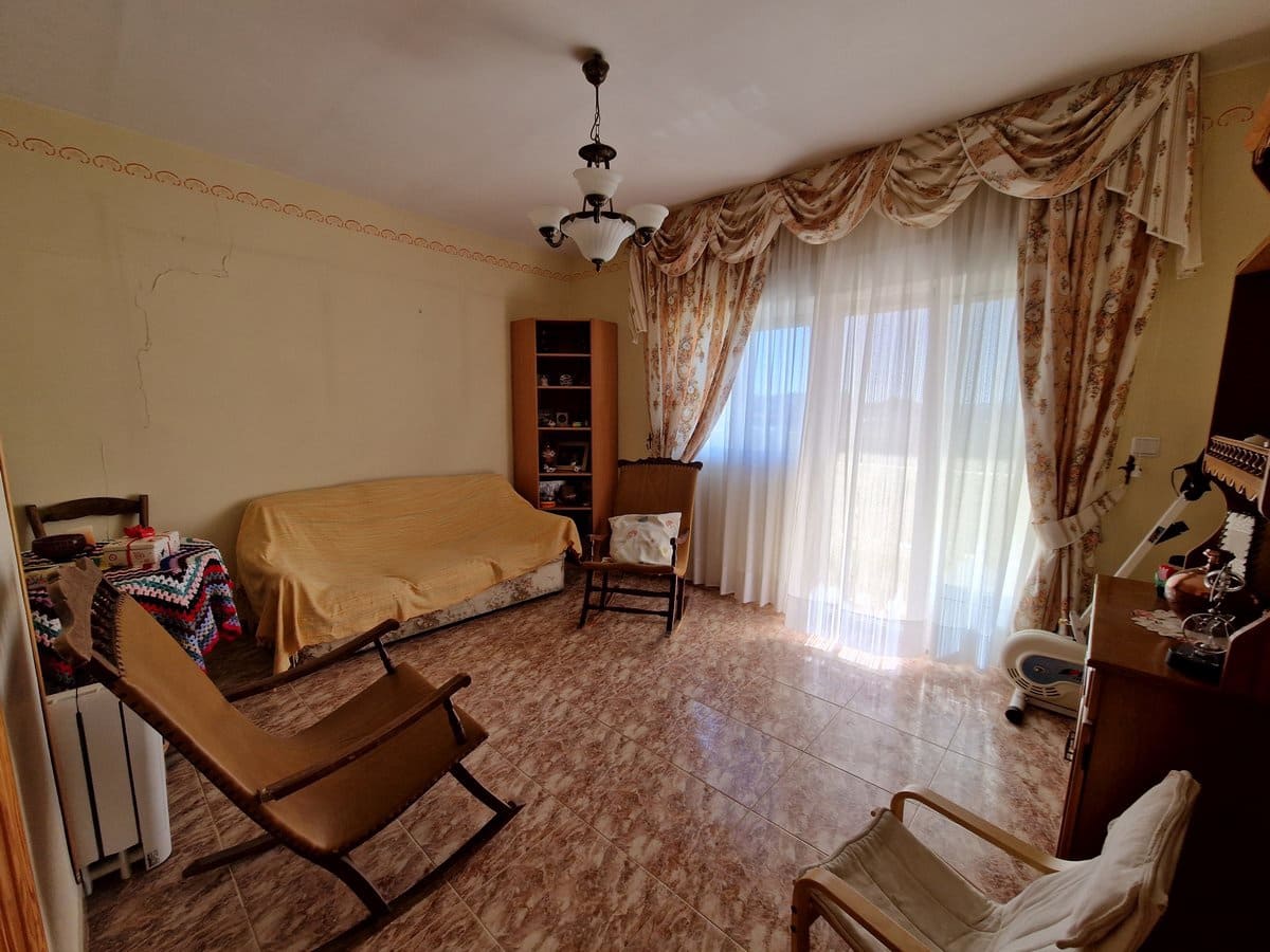 9 slaapkamer Finca/Landhuis te koop in El Canton met zwembad - € 229.995 (Ref: 7493651)