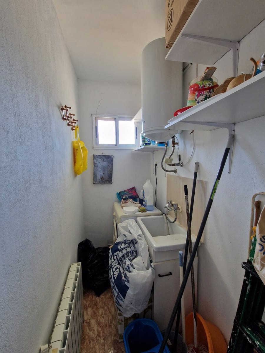 9 slaapkamer Finca/Landhuis te koop in El Canton met zwembad - € 229.995 (Ref: 7493651)