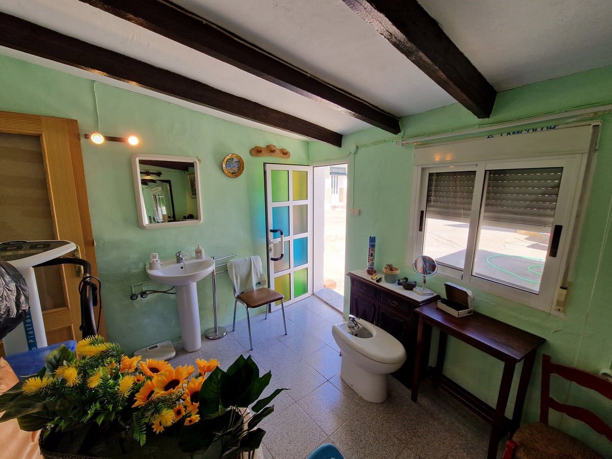 9 slaapkamer Finca/Landhuis te koop in El Canton met zwembad - € 229.995 (Ref: 7493651)