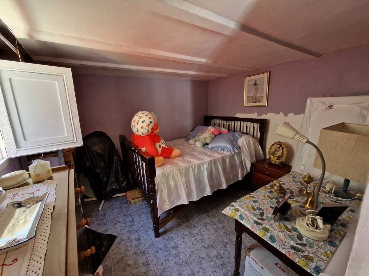 9 slaapkamer Finca/Landhuis te koop in El Canton met zwembad - € 229.995 (Ref: 7493651)